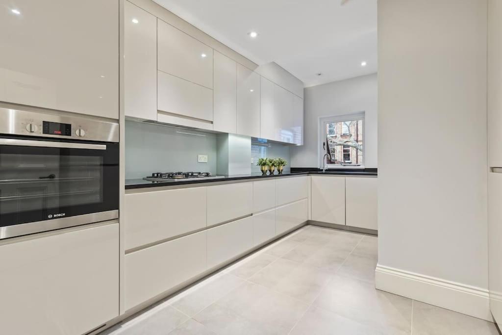 Luxury 3 Bed Flat In Kensington Διαμέρισμα Λονδίνο Εξωτερικό φωτογραφία